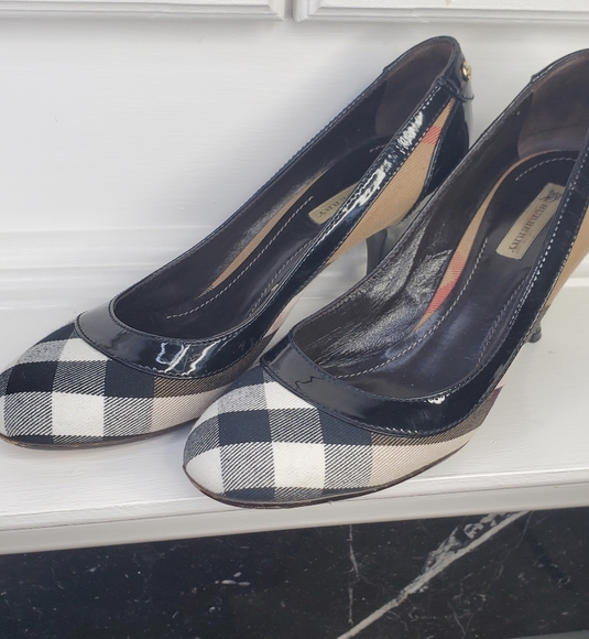 Burberry Women's Black and White Checkered Pumps - Picture 1 of 7